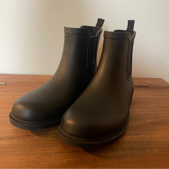 Madewell Chelsea Rubber Rain Boots Sz 8 Black Lug Sole Waterproof Booties - Picture 3 of 6